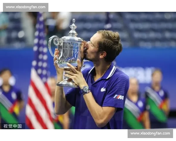 澳网男单赛场激战正酣 德约科维奇与梅德韦杰夫迎来决胜对决 - 副本