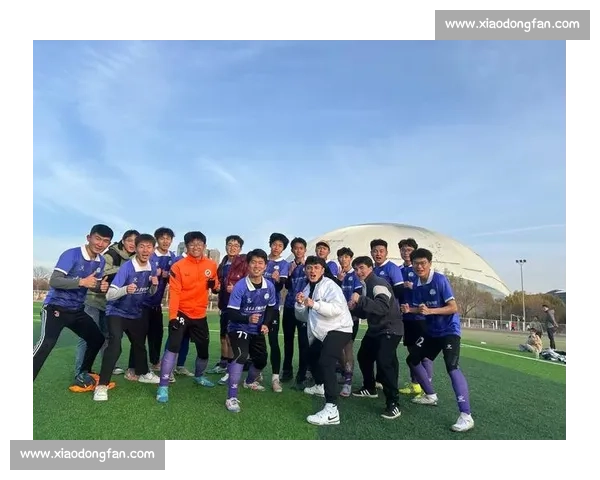 绿茵场巅峰对决见证激情足球比赛荣耀时刻全景解析战术博弈与英雄诞生之夜 - 副本 (2)